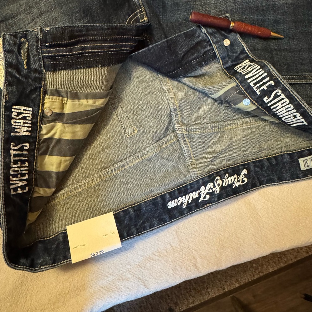 Men's Flag & Anthem Blue Jeans - Picture 3 of 6